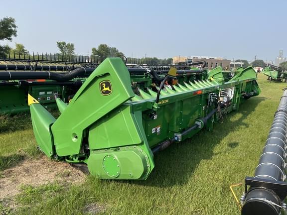 Image of John Deere C18R equipment image 2