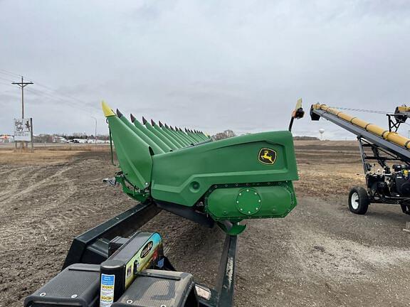 Image of John Deere C18R equipment image 1