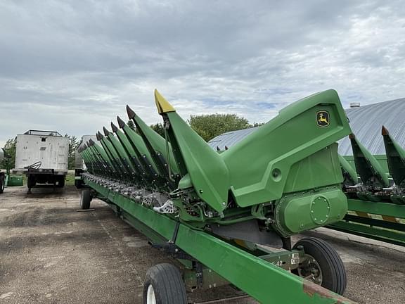 Image of John Deere C18R Primary image