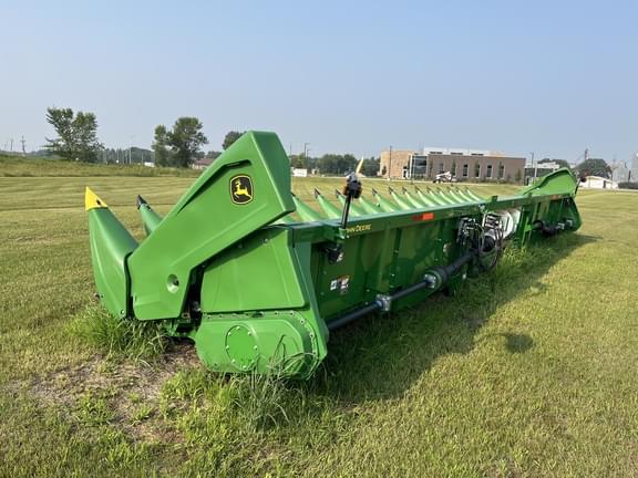 Image of John Deere C18R equipment image 1