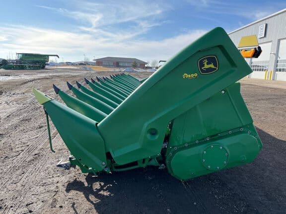 Image of John Deere C18R equipment image 2