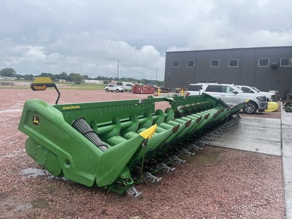 Image of John Deere C18R equipment image 1