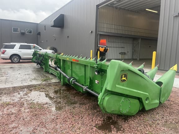 Image of John Deere C18R equipment image 3