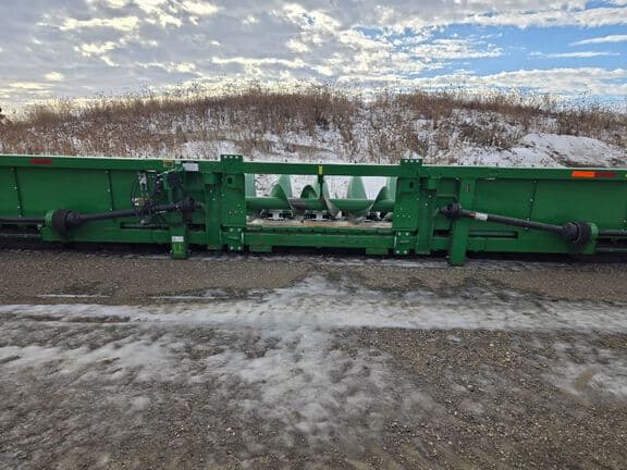 Image of John Deere C18R equipment image 3