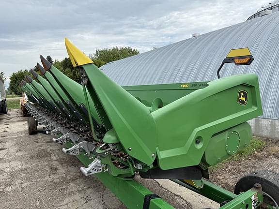 Image of John Deere C18R equipment image 4