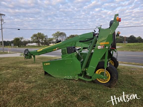 Image of John Deere C300 equipment image 4