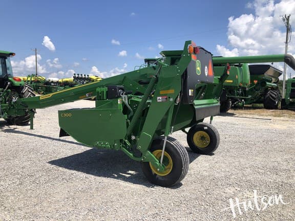 Image of John Deere C300 equipment image 3