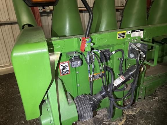 Image of John Deere C6R equipment image 1