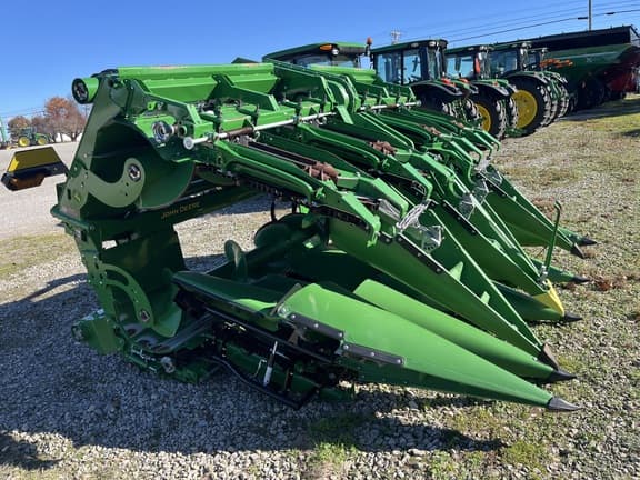 Image of John Deere C8F equipment image 3