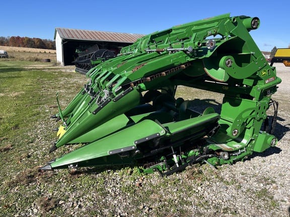 2024 John Deere C8F Equipment Image0