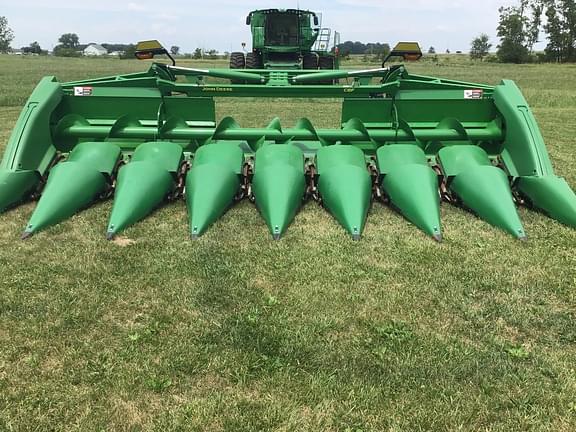 Image of John Deere C8F equipment image 4
