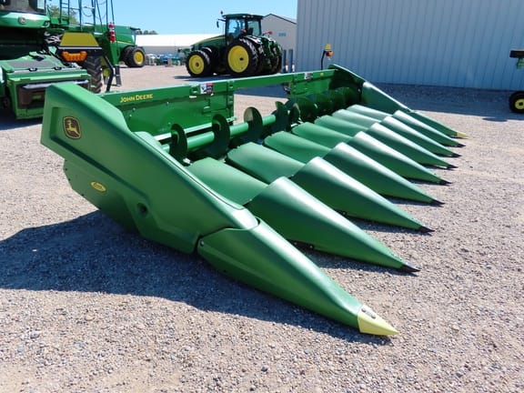 2024 John Deere C8R Equipment Image0