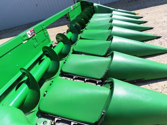 Image of John Deere C8R equipment image 1