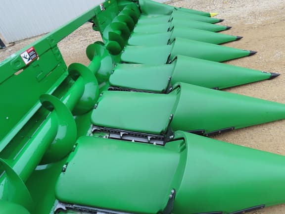 Image of John Deere C8R equipment image 2