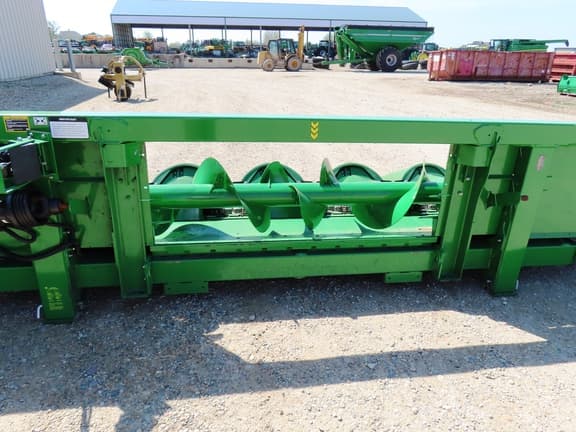 Image of John Deere C8R equipment image 4