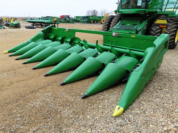 Image of John Deere C8R equipment image 4