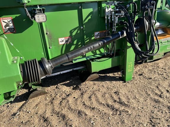 Image of John Deere C8R equipment image 2