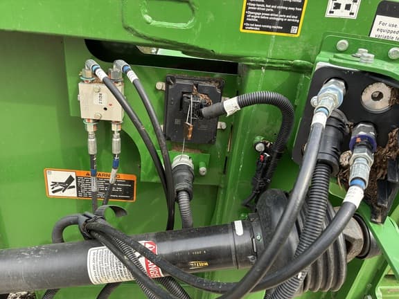 Image of John Deere C8R equipment image 4