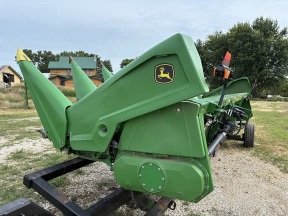 Image of John Deere C8R Primary image