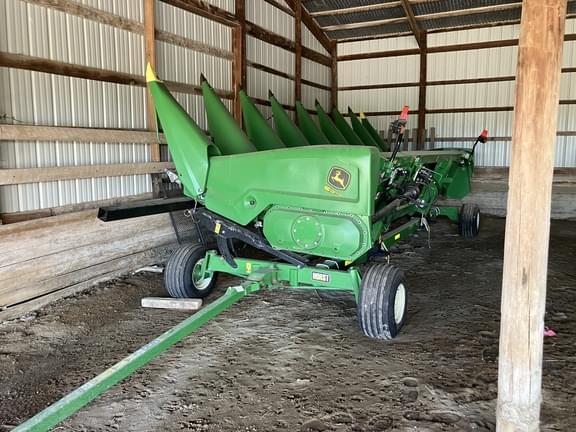 Image of John Deere C8R Primary image