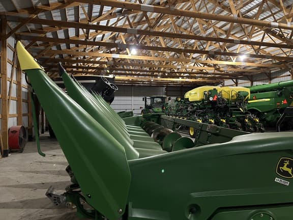 Image of John Deere C8R Primary image