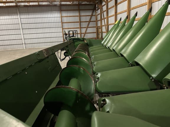 Image of John Deere C8R equipment image 1