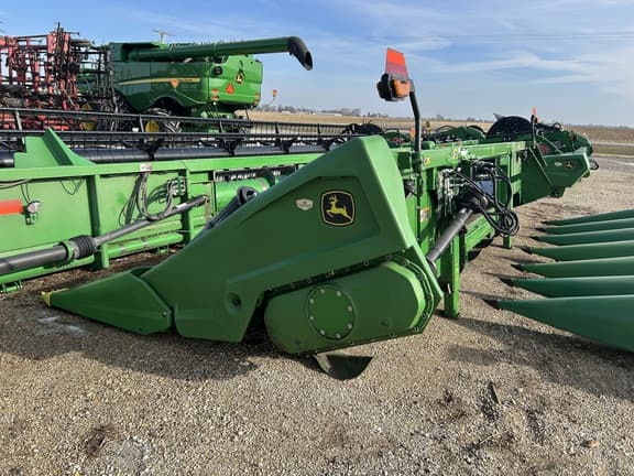 Image of John Deere C8R equipment image 1