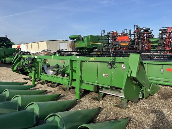 Image of John Deere C8R equipment image 4