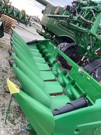 Main image John Deere C8R