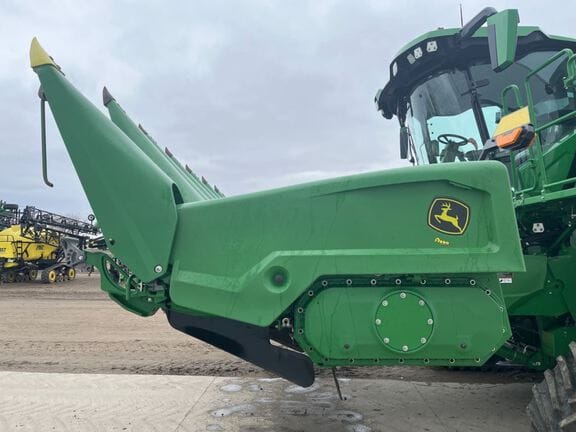 2024 John Deere C8R Equipment Image0
