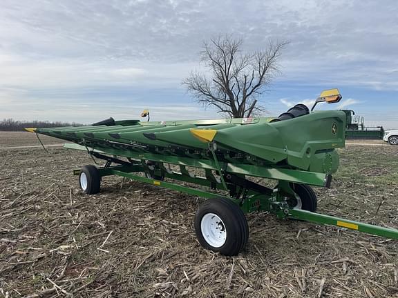 Image of John Deere C8R equipment image 2