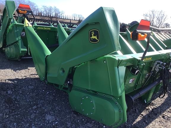 Image of John Deere C8R equipment image 1