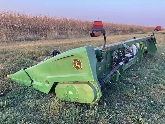 Image of John Deere C8R equipment image 1