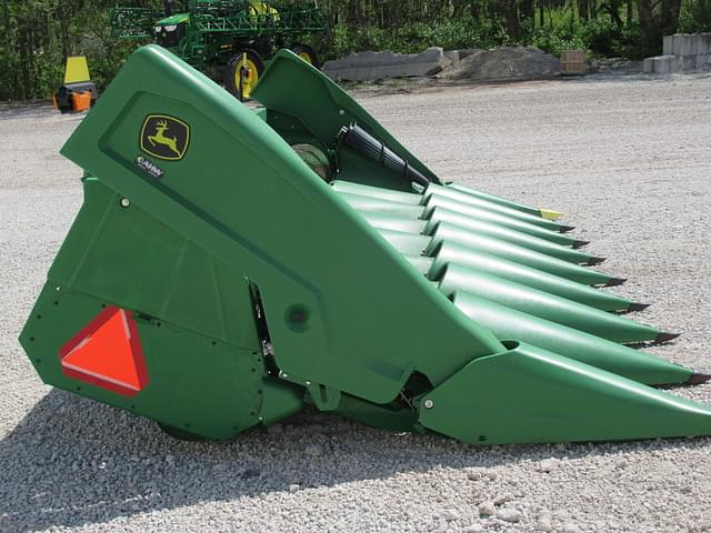Image of John Deere C8R equipment image 3