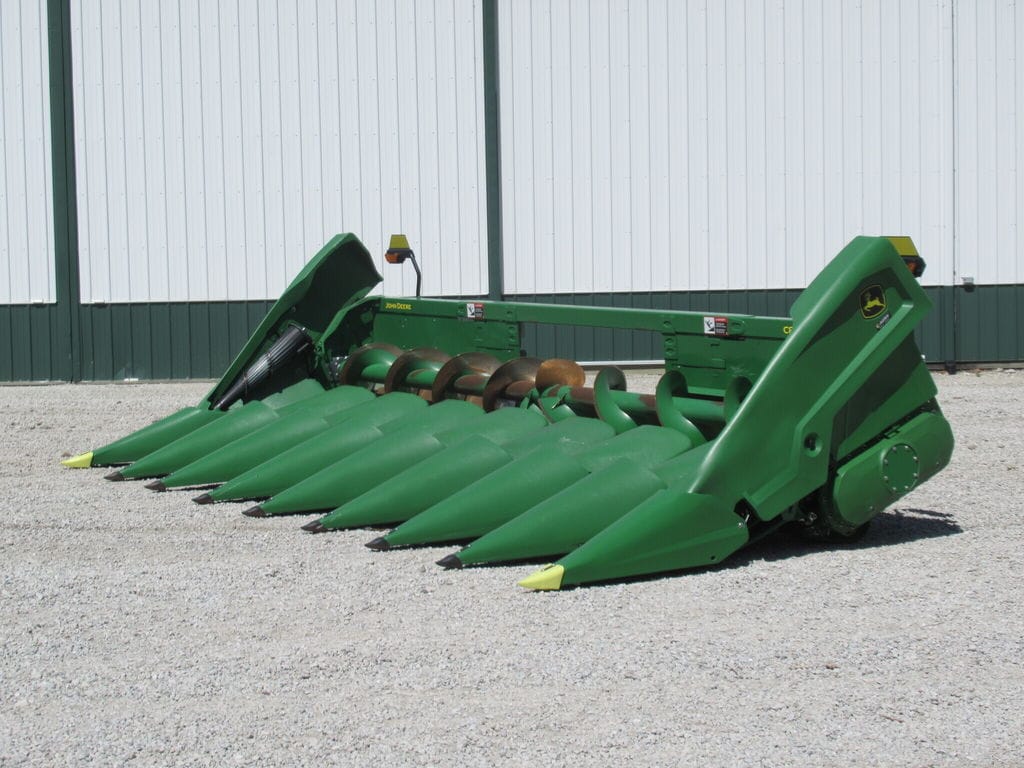 Main image John Deere C8R