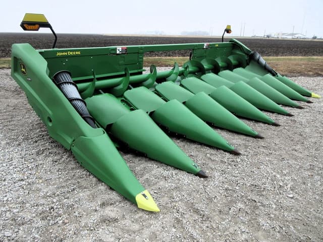 Image of John Deere C8R equipment image 1