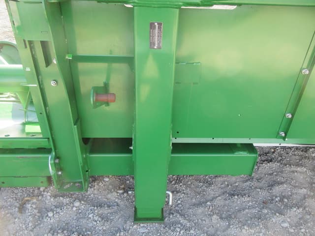 Image of John Deere C8R equipment image 4