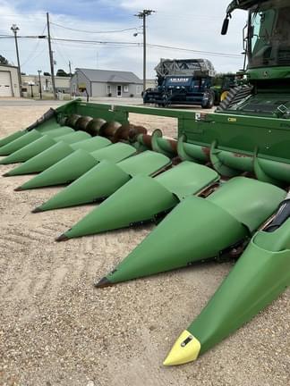 Image of John Deere C8R equipment image 4