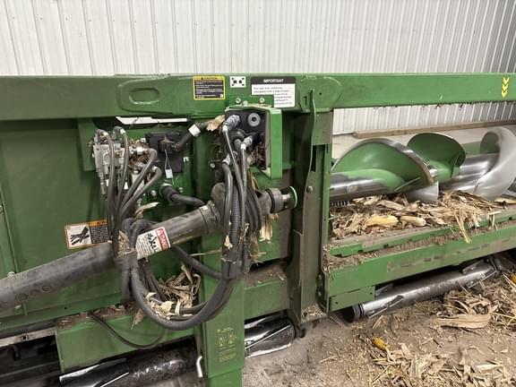 Image of John Deere C8R equipment image 4