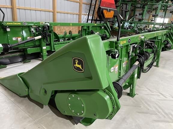 Image of John Deere C8R equipment image 2