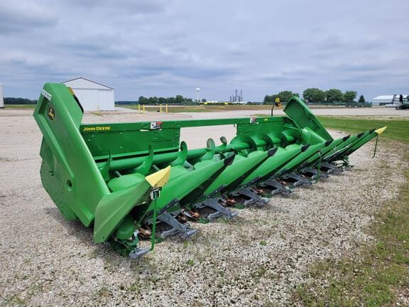2024 John Deere C8R Equipment Image0