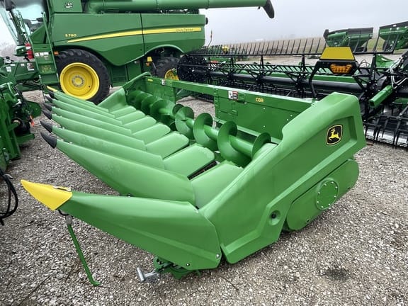 2024 John Deere C8R Equipment Image0