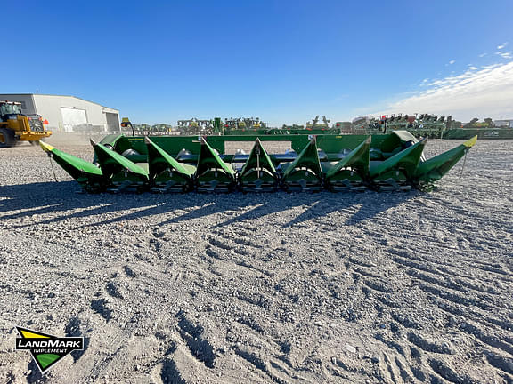 Image of John Deere C8R equipment image 1