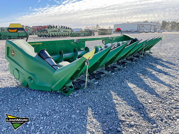 Image of John Deere C8R equipment image 2