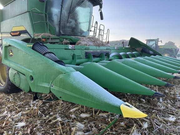 Image of John Deere C8R Image 0