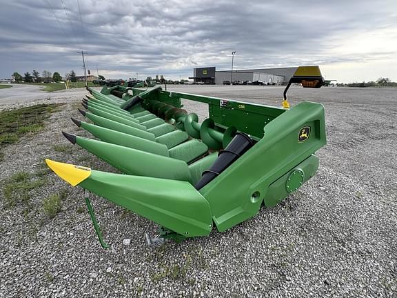 Image of John Deere C8R Primary image
