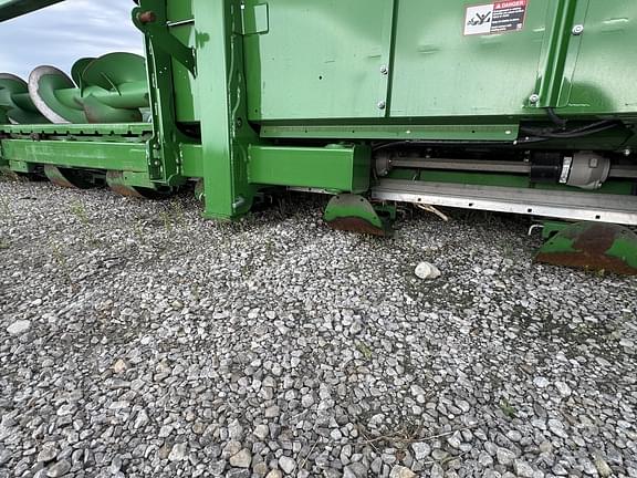 Image of John Deere C8R equipment image 3