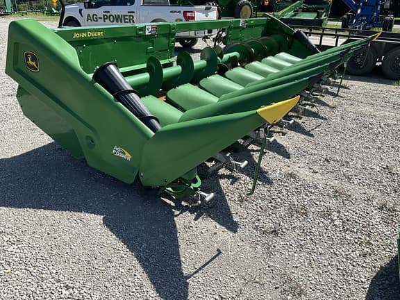 Image of John Deere C8R equipment image 3