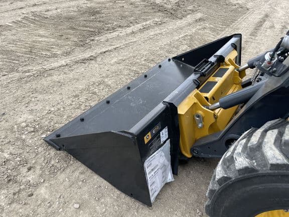 Image of John Deere C72 equipment image 2