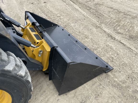 Image of John Deere C72 equipment image 4